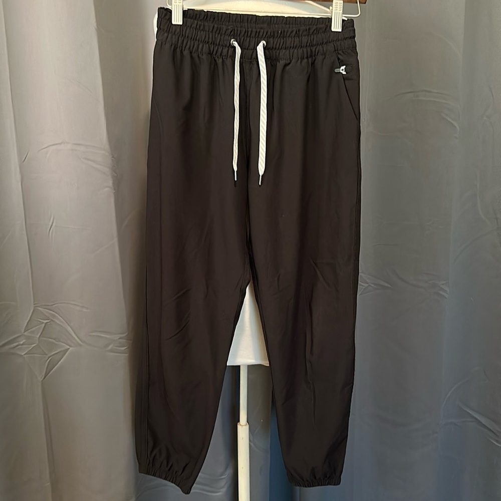 Women’s Vuori small Joggers